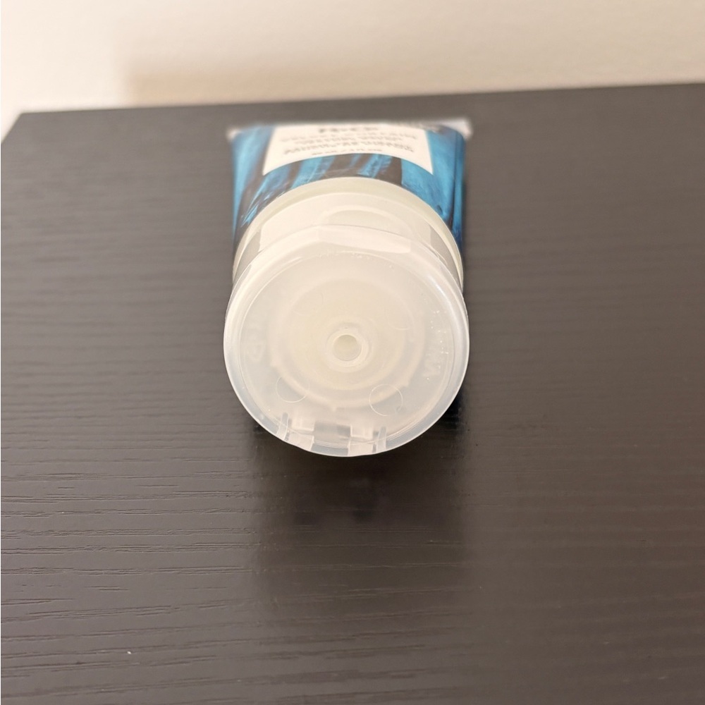 R+Co Velvet Curtain Texture Balm - Picture 4 of 4
